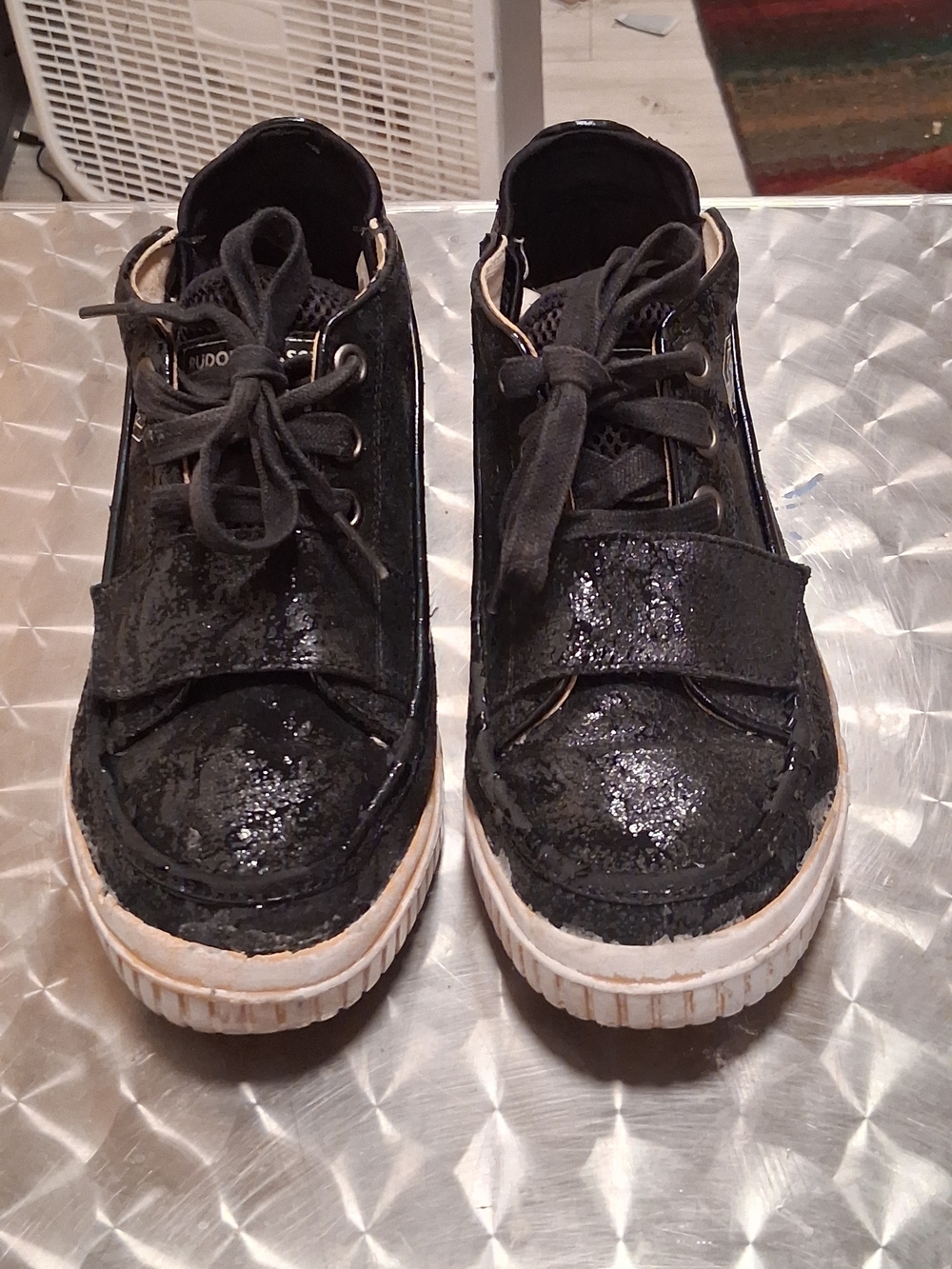 Rudolf Dadsler Schuhfabrik ByPuma Black Glitter Low-Top Sneakers Sz 8